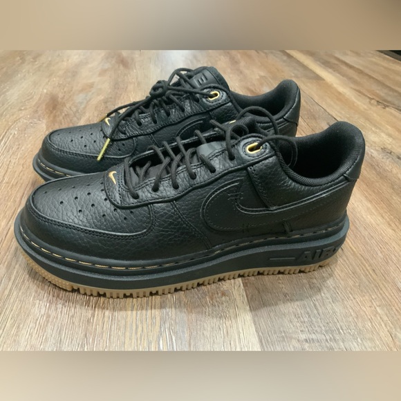 New Nike Air Force 1 Low Luxe Black Gum DB4109-001 Men's Sz 6 / Wmn Sz 7.5